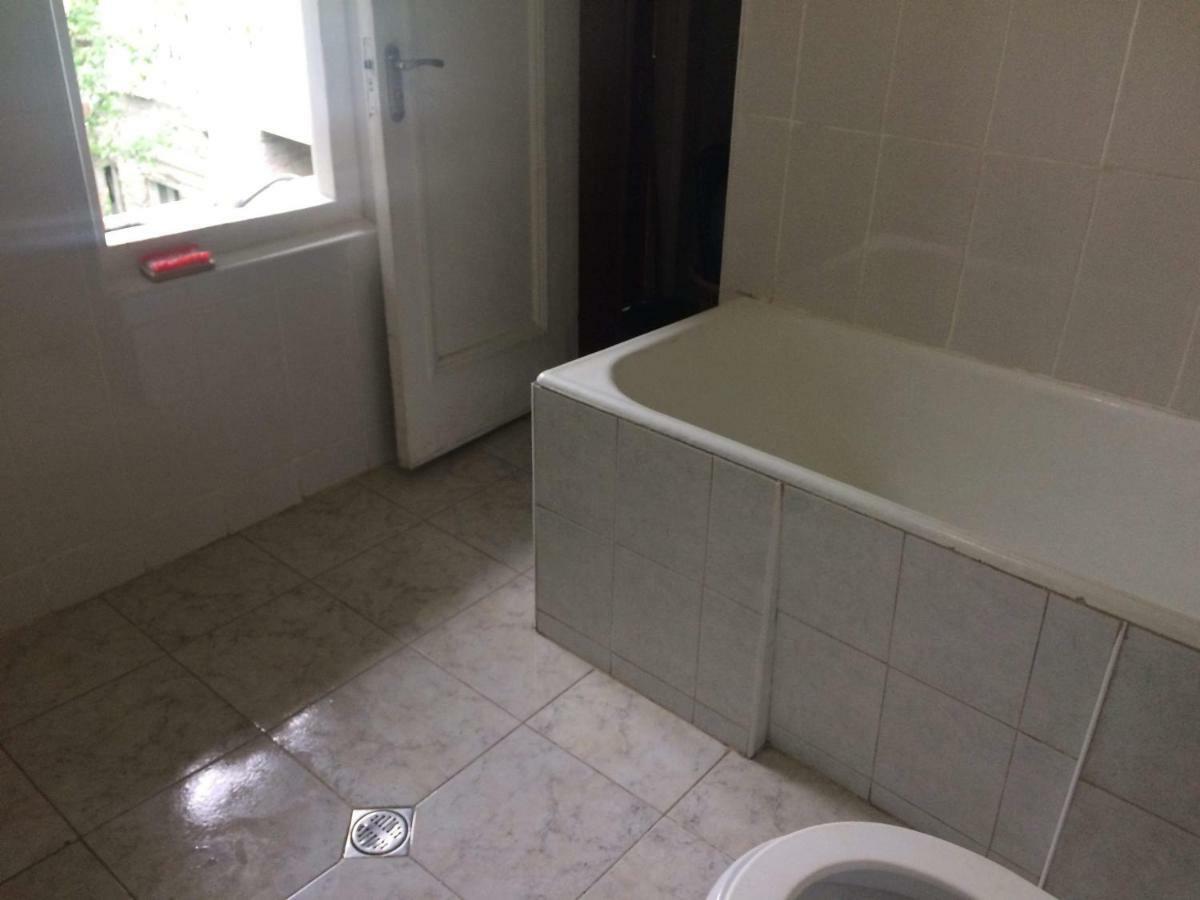Guesthouse Malkhazi Borjomi ภายนอก รูปภาพ
