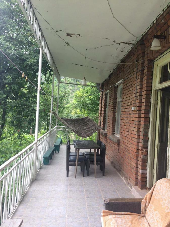 Guesthouse Malkhazi Borjomi ภายนอก รูปภาพ