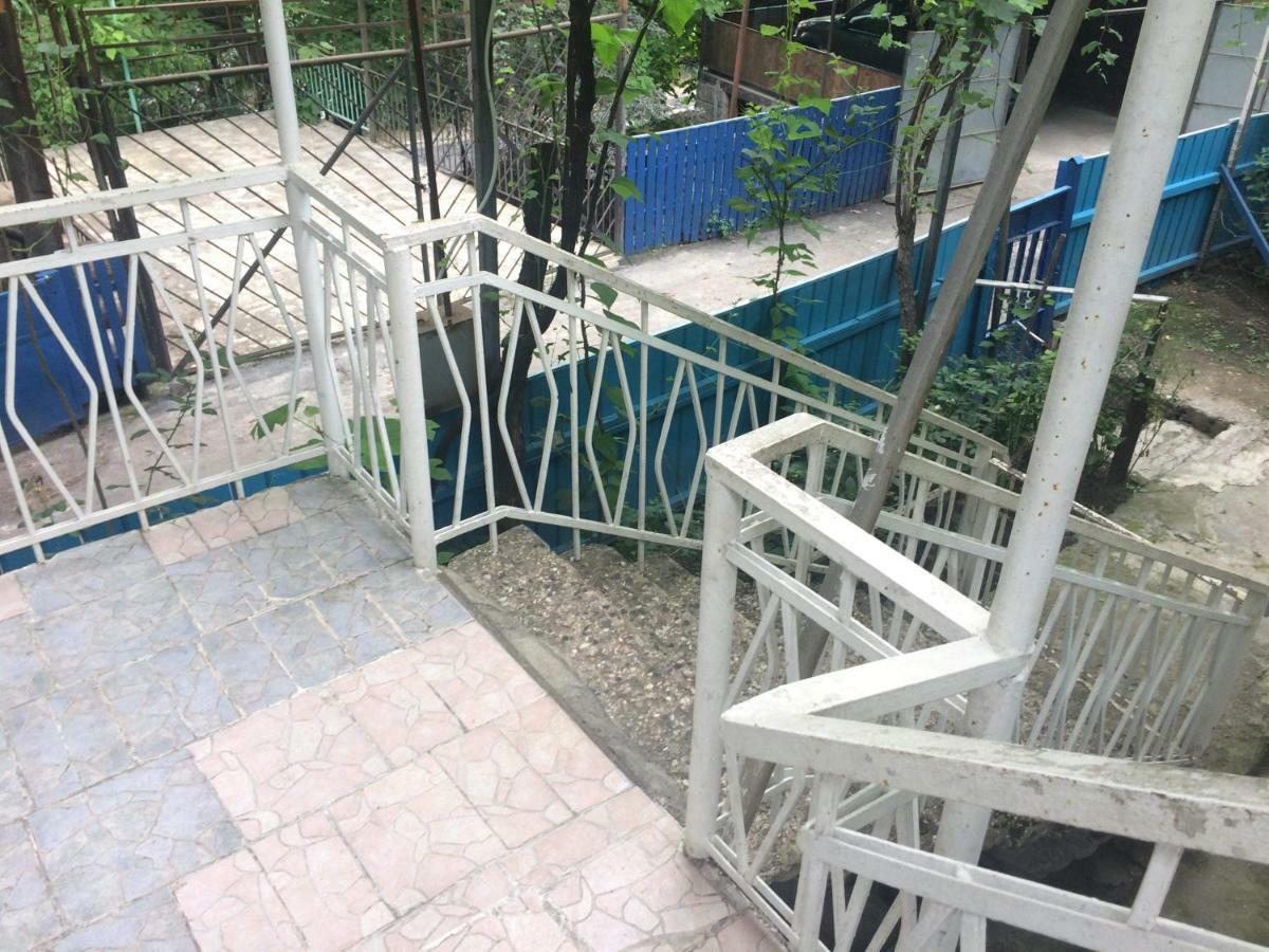 Guesthouse Malkhazi Borjomi ภายนอก รูปภาพ